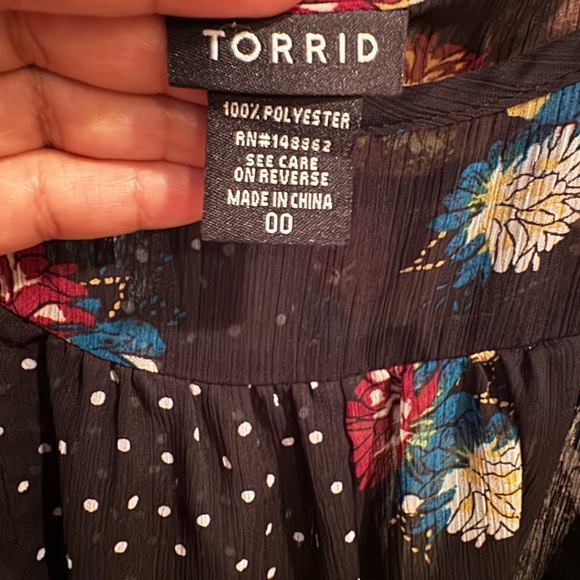 Torrid Chiffon Paneled Cami. Size 00 (L) - Picture 5 of 5